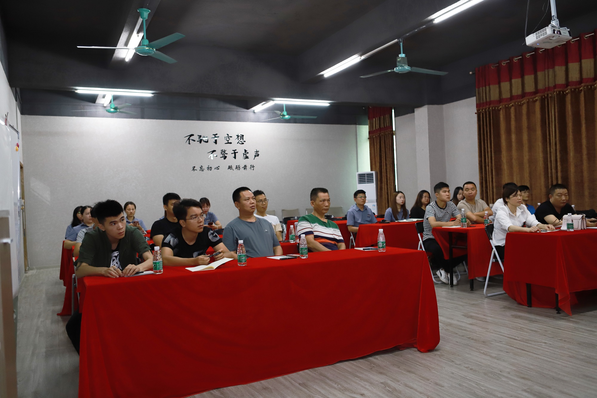 帝卡斯丨藝術(shù)涂裝215期工匠班隆重開(kāi)班